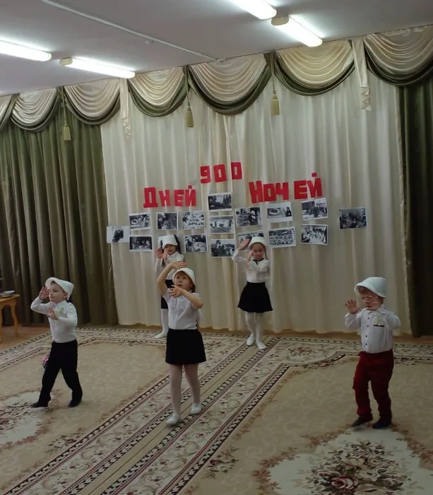 МБДОУ ЦРР - детский сад Аленький цветочек Танец Белые панамки 1