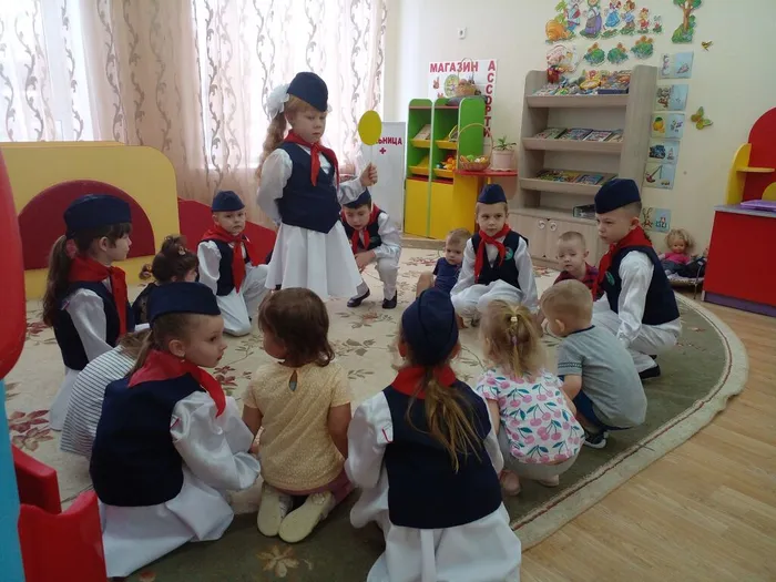 Подвижная игра Красный, желтый, зеленый 2