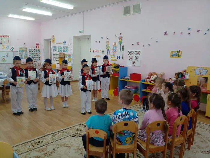 Выступление команды ЮПИД о правилах безопасности на дороге 1