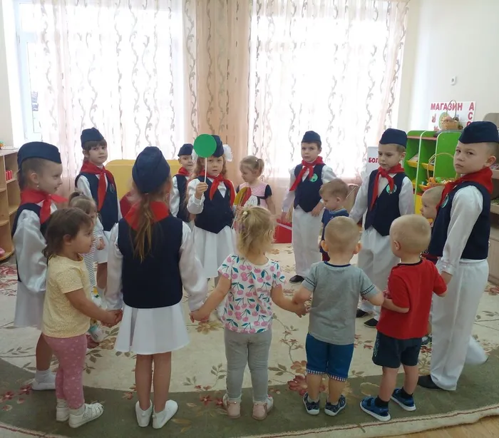 Подвижная игра Красный, желтый, зеленый 1